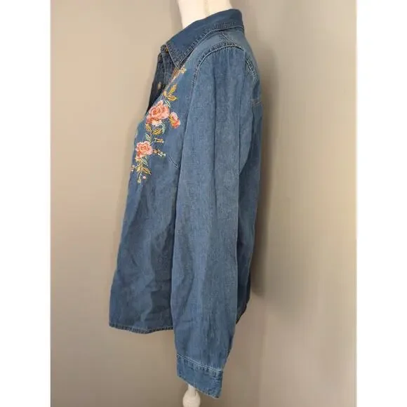 Vintage Style Embroidered Chambray Shirt Medium Floral Western Boho - Picture 3 of 7